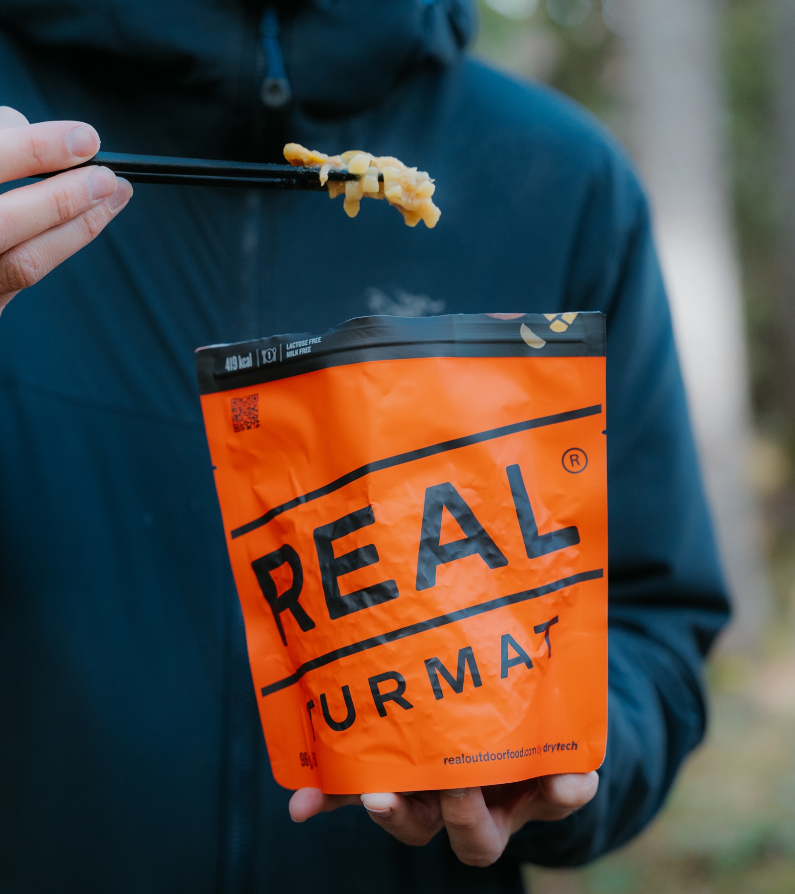 spise real turmat ramen-nudler med spisepinner